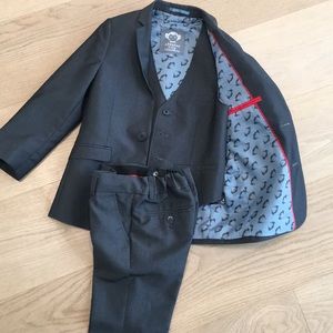 Boys Appaman 3 piece suit size 6